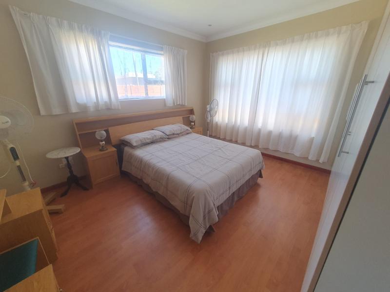 4 Bedroom Property for Sale in Franskraal Western Cape